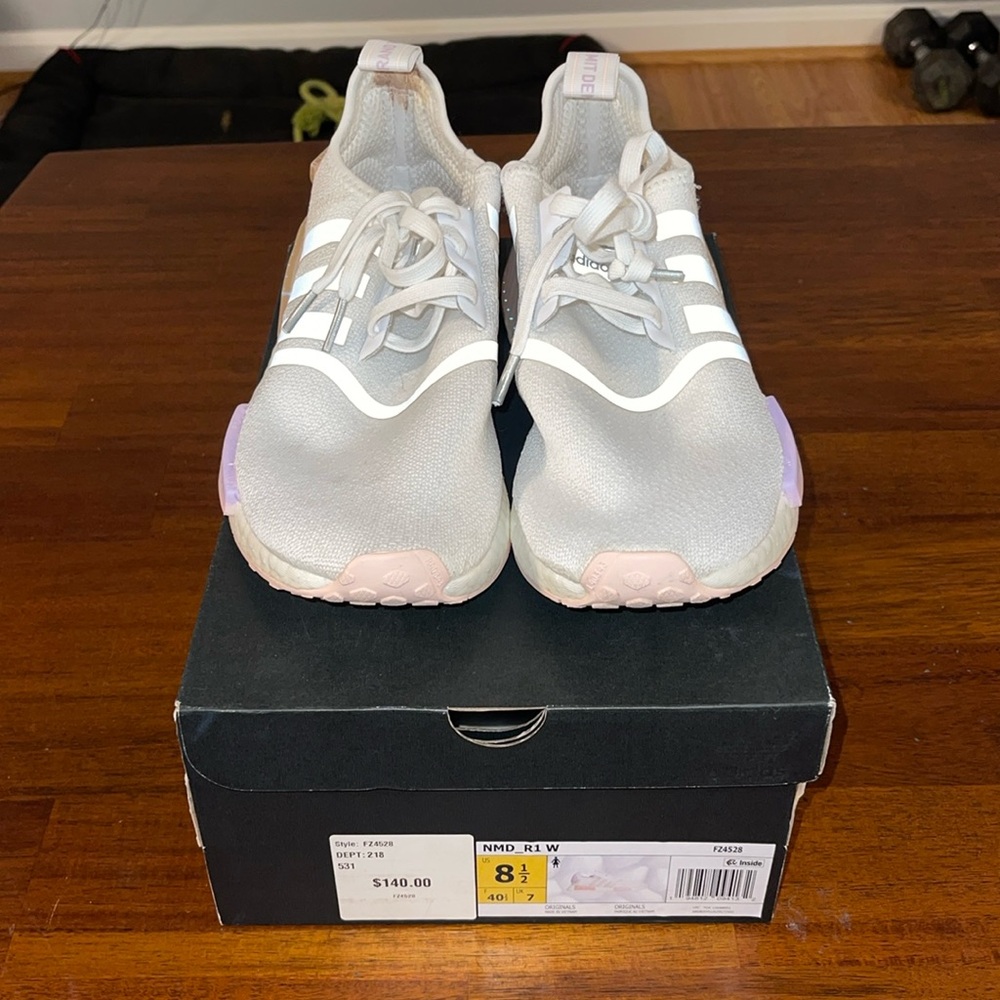 Adidas Soft Pink & White FZ4528 Womens Nmd_R1 Athletic Shoes Size 8.5